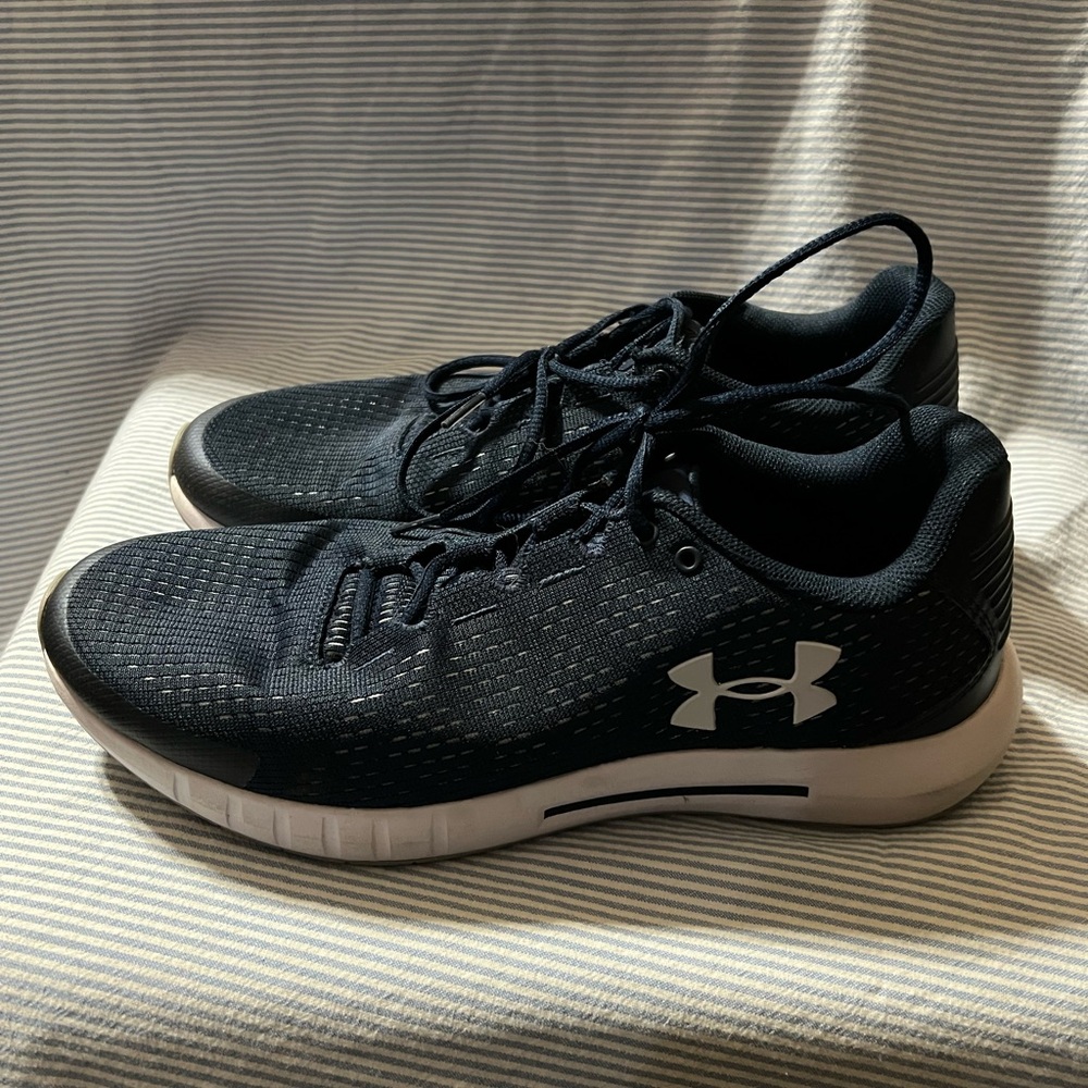 Under Armour Men's Navy Running Shoes